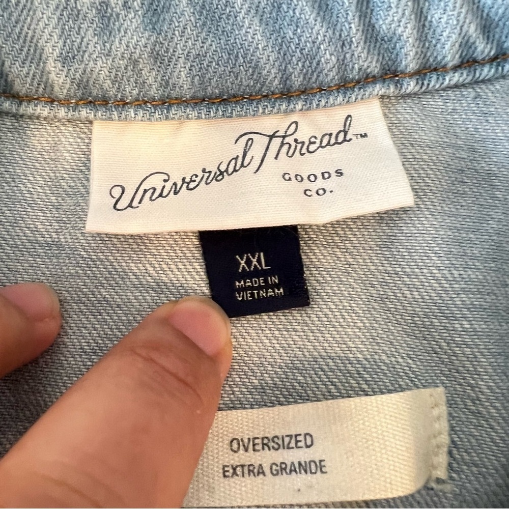 NWOT Universal Thread Long Sleeve Denim Jean Jacket- Light Wash XXL - Picture 3 of 4
